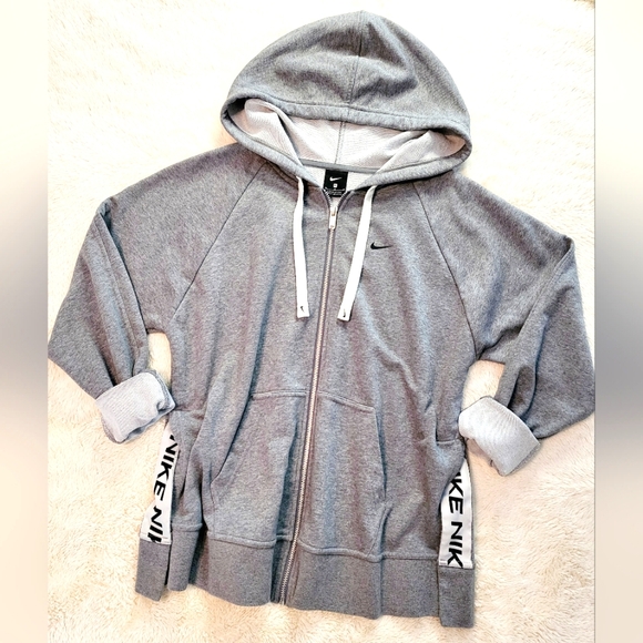 LiKE New ☆ Nike Hoodie - Picture 10 of 11
